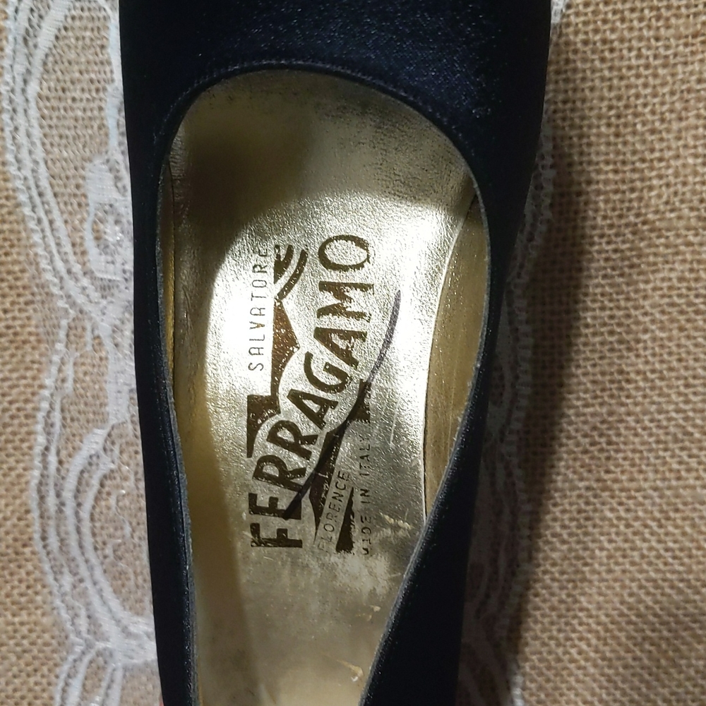Salvatore Ferragamo Satin Stiletto Heels Women's Sz 4.5B, Navy Blue - Picture 6 of 7